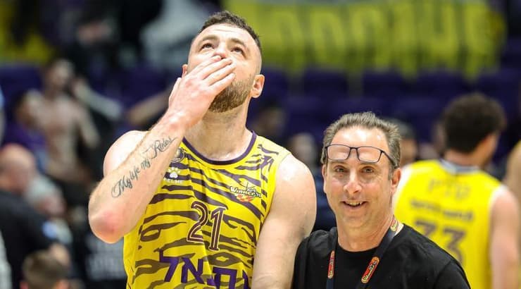 "כבר לא ילד". ארצי בסיום (לילך וויס-רוזנברג, one) "כבר לא ילד". ארצי בסיום