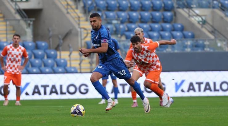 מוחמד הנדי כובש (אופיר מגדל) מוחמד הנדי כובש