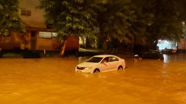 הצפות בקריית גת בעקבות גשמים עזים - סופת ביירון 