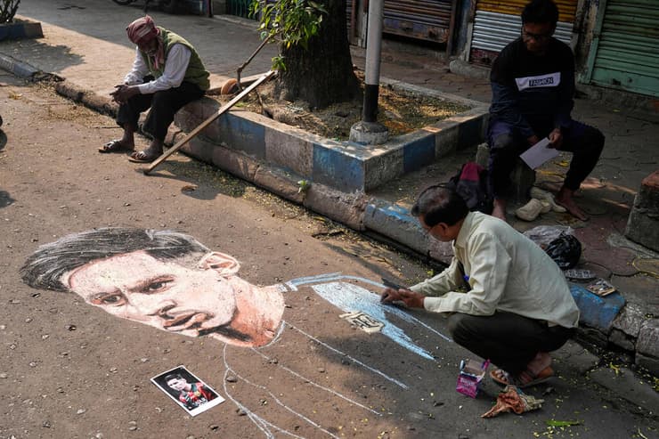 טירוף מסי בהודו (צילום: AP Photo/Bikas Das) ביקור לאו מסי בהודו