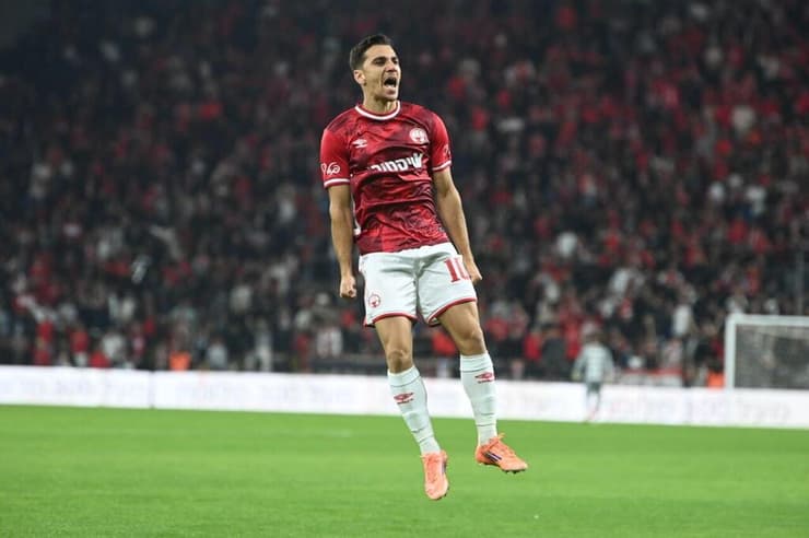 גם הוא ממשיך לכבוש. דן ביטון (צילום: הרצל יוסף) הפועל באר-שבע דן ביטון מכבי נתניה