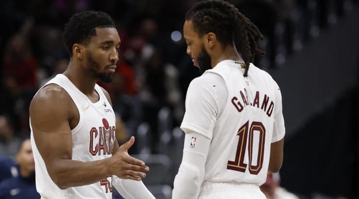 גרלנד ומיטשל חוגגים (רויטרס) גרלנד ומיטשל חוגגים