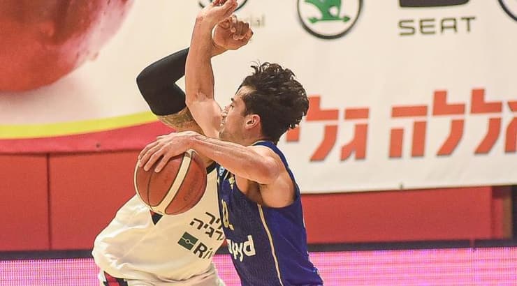 ג'ון דיברתולומאו (ניסן עייש) ג'ון דיברתולומאו