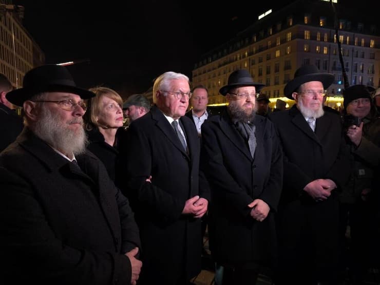 נשיא גרמניה באירוע בברלין נשיא גרמניה הגיע להדלקת נר חנוכה בברלין
