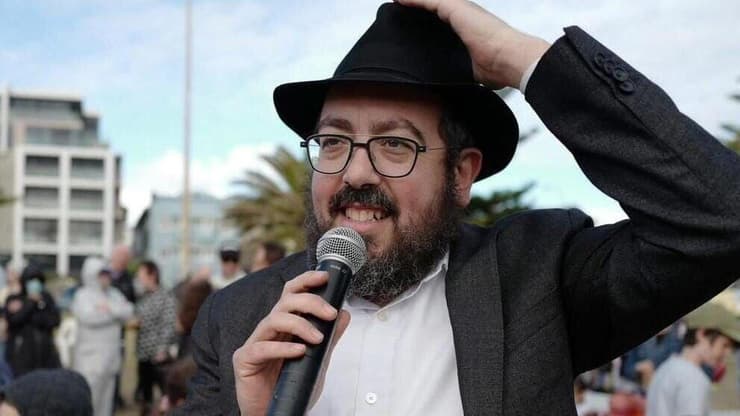 הרב אלי שלנגר שנרצח בפיגוע. אנשים עדיין מחפשים את יקיריהם בבתי החולים הרב אלי שלנגר שנרצח בירי ההמוני בסידני