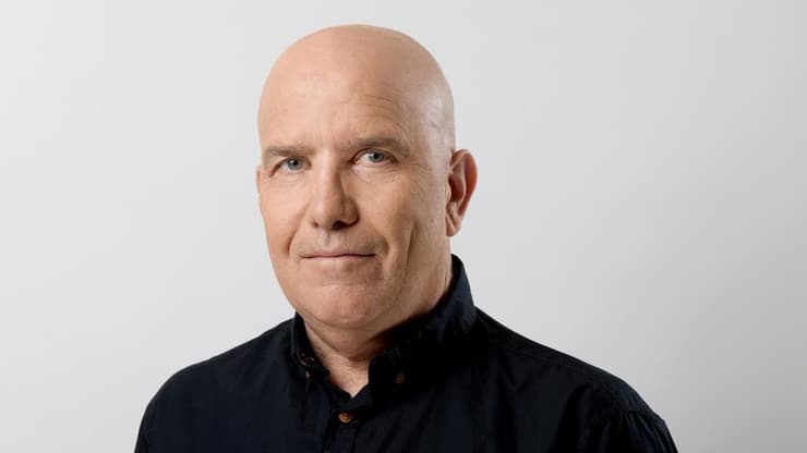 "זו לא רק עדות מקומית, זו מראה מקומית". גיא רז, אוצר וחבר בוועדת השיפוט לתערוכה (צילום: ינאי יחיאל) "זו לא רק עדות מקומית, זו מראה מקומית". גיא רז, אוצר וחבר בוועדת השיפוט לתערוכה