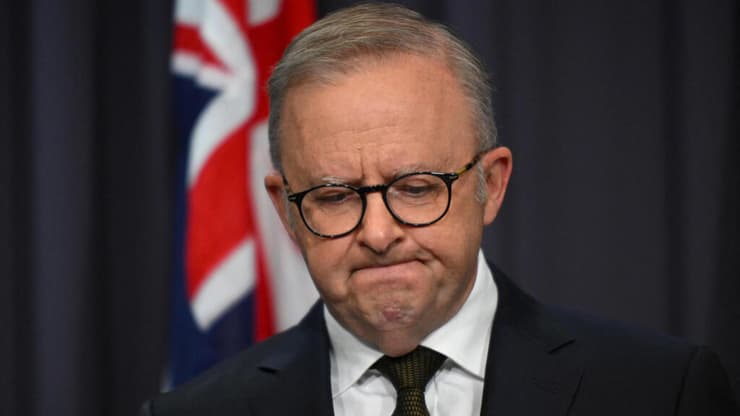 "ננקוט בכל פעולה הנדרשת". אלבניזי (צילום: AAP/Lukas Coch/via REUTERS) ראש ממשלת אוסטרליה אנתוני אלבניזי