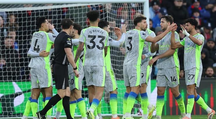 שחקני מנצ'סטר סיטי חוגגים (IMAGO) שחקני מנצ'סטר סיטי חוגגים