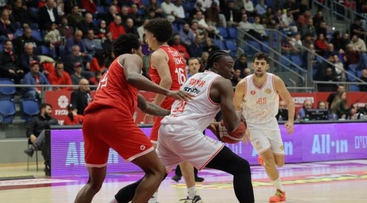 טאי אודיאסה בתוך הצבע (מרטין גוטדאמק) טאי אודיאסה בתוך הצבע