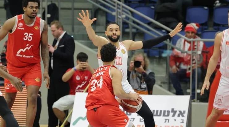 יואב ויטלם עם הכדור (מרטין גוטדאמק) יואב ויטלם עם הכדור