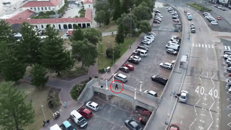 תיעוד: נטרול היורים על הגשר (צילום: לפי סעיף 27א' לזכויות יוצרים ) תיעוד: נטרול היורים בסידני שבאוסטרליה