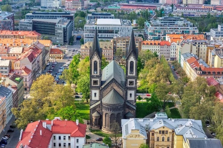 קרלין. שילוב של ישן וחדש (צילום: DavidF Prague / shutterstock) קרלין. שילוב של ישן וחדש
