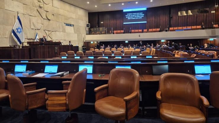 האופוזיציה לא הגיעה למליאה כמחאה על אי הגעתו של יו"ר הפרלמנט של פרגאווי לכנסת