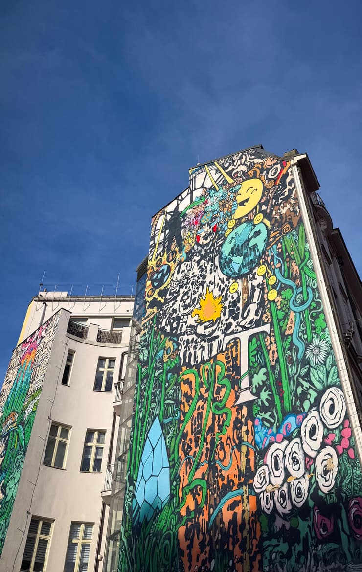 אמנות רחוב באזור וורשוביצה (צילום: רועי אלמן) אמנות רחוב בפראג