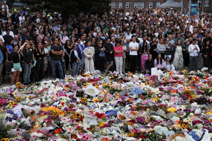 סידני חוף בונדיי יום אחרי הטבח