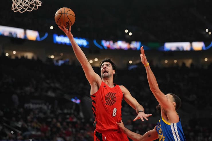 אבדיה בדרך לשתי נקודות קלות, קרי רק משקיף (צילום: Soobum Im / GETTY IMAGES NORTH AMERICA / AFP) אבדיה