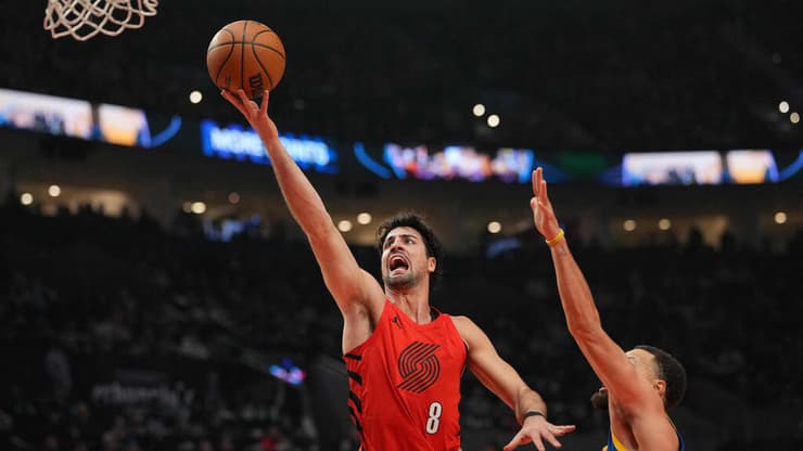 אבדיה מעל קרי (צילום: Soobum Im / GETTY IMAGES NORTH AMERICA / AFP) אבדיה