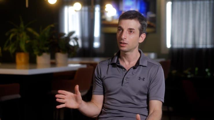 שי אלון כתבת יוטיוב בינה מלאכותית