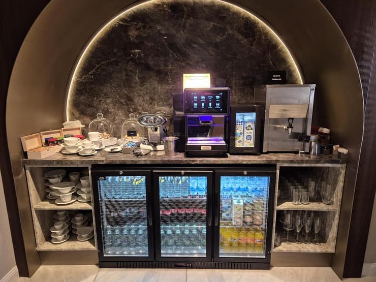 קפה ושתייה קרה (צילום: אסף רוזן) קפה ושתייה קרה