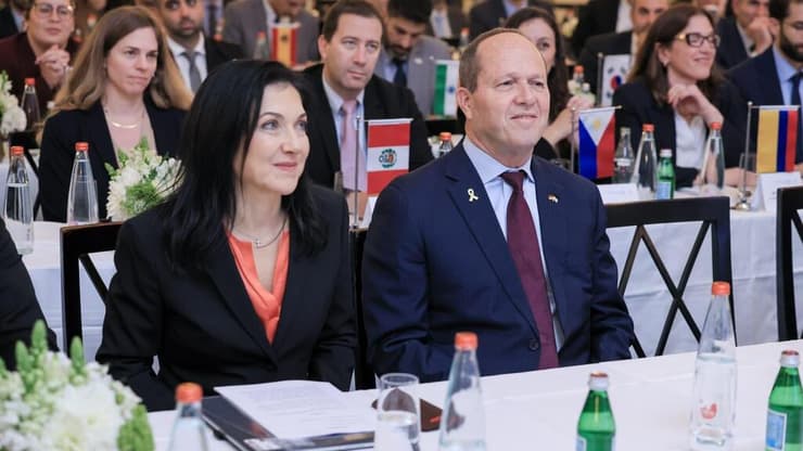 שרת הכלכלה והאנרגיה של גרמניה, קתרינה רייכה, עם ניר ברקת (צילום: אסף אפרתי) שרת הכלכלה והאנרגיה של גרמניה, קתרינה רייכה, עם ניר ברקת