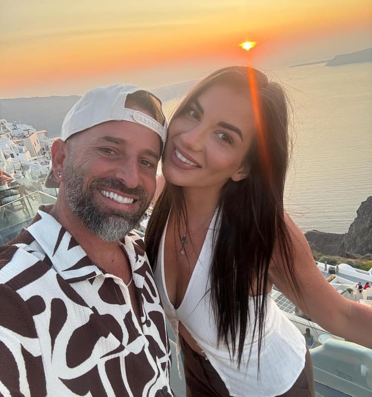 יפית עמוס גגולה ובעלה, רועי עמוס