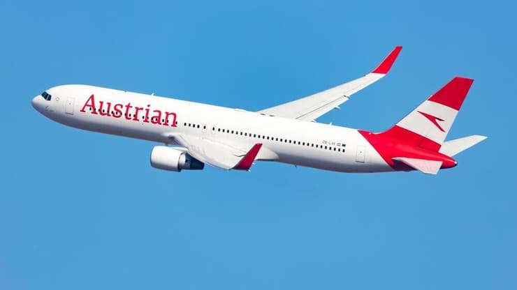 מטוס של אוסטריאן איירליינס - בחברה מנהלים תחקיר פנימי (צילום: Soos Jozsef / shutterstock) מטוס של חברת אוסטריאן איירליינס