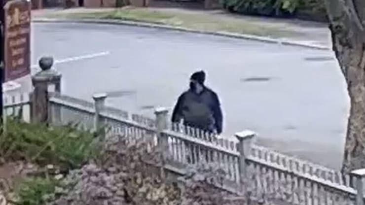 החשוד בירי, בתיעוד שצולם שעתיים לפני הירי חשוד ב ירי ב אוניברסיטת בראון רוד איילנד ארה"ב