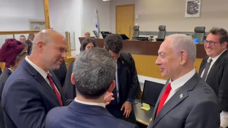 וכך זה נראה בתום אולם הדיונים בבית המשפט (צילום: תקשורת יו"ר הכנסת) יו"ר הכנסת ונשיא הפרלמנט של פרגאווי הגיעו למחוזי ת"א לפגוש את רה"מ