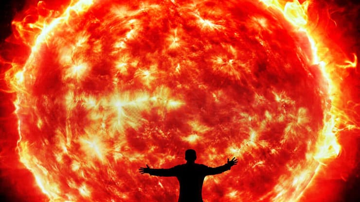 תמונה של השמש בתערוכת חלל בונצואלה (REUTERS/Gaby Oraa) תמונה של השמש בתערוכת חלל בונצואלה