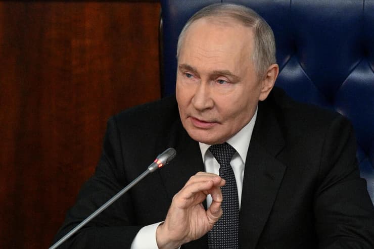 ולדימיר פוטין בכינוס במשרד ההגנה (צילום: Kristina Kormilitsyna, Sputnik, Kremlin Pool Photo via AP) ולדימיר פוטין בכינוס במשרד ההגנה של רוסיה