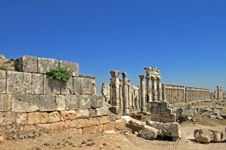 שרידי העיר אפאמיה