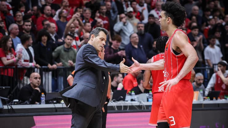 בראיינט ואיטודיס