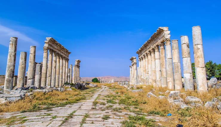 שדרת העמודים בעיר אפאמיה