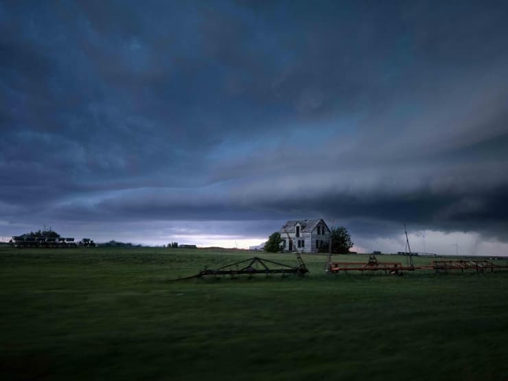 המרדף מוביל לצדדים הצדדיות של אמריקה