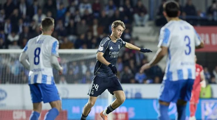 דין האוסן מניע (IMAGO) דין האוסן מניע