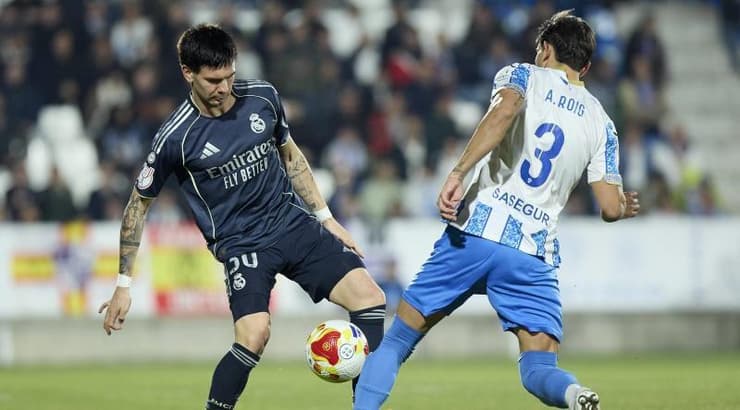 פרנקו מסטנטואונו בפעולה (IMAGO) פרנקו מסטנטואונו בפעולה