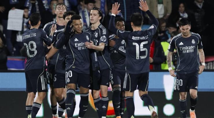 שחקני ריאל מדריד חוגגים (IMAGO) שחקני ריאל מדריד חוגגים