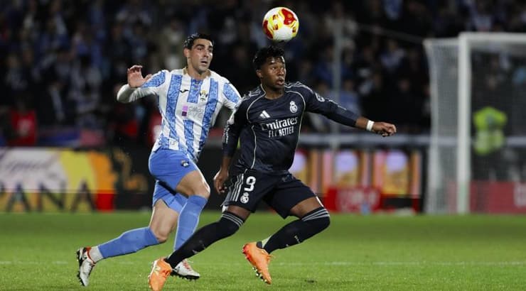 אנדריק תוך כדי סיבוב (IMAGO) אנדריק תוך כדי סיבוב