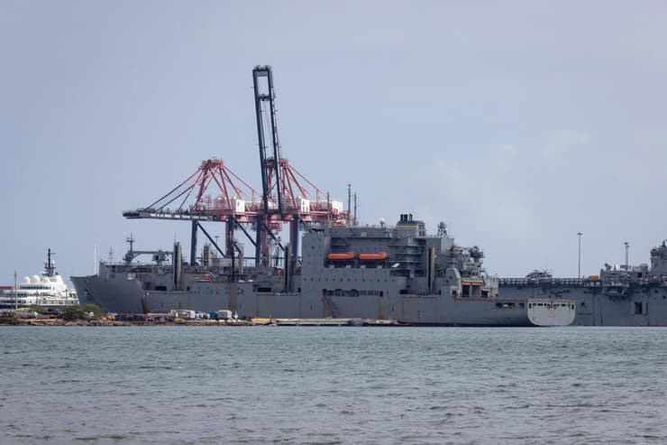    ספינת מלחמה אמריקנית Robert E. Peary הצי האמריקני ארה"ב עוגנת ב פוארטו ריקו בצל מתיחות מול ונצואלה