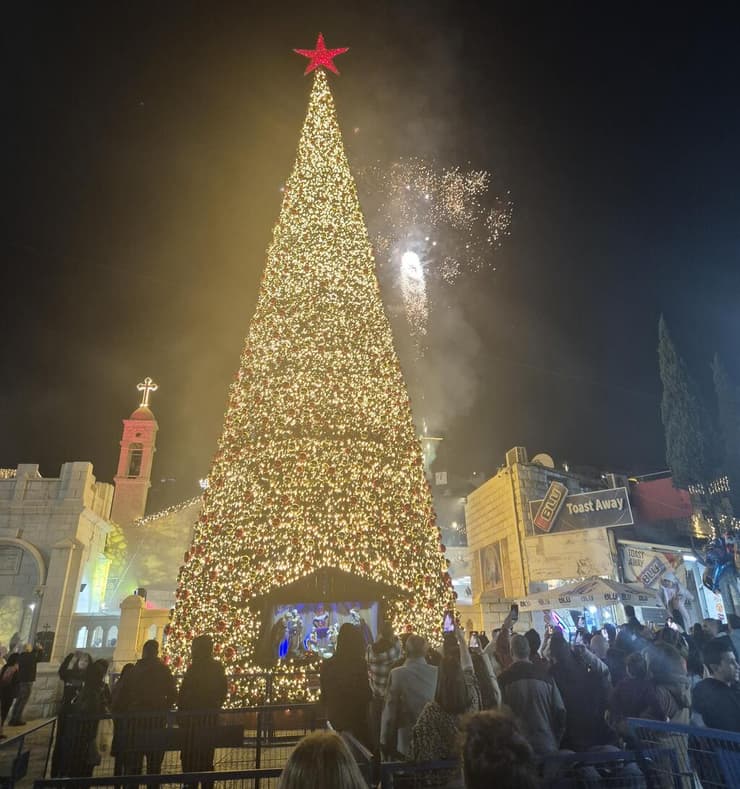עץ חג המלד הגדול במזרח התיכון