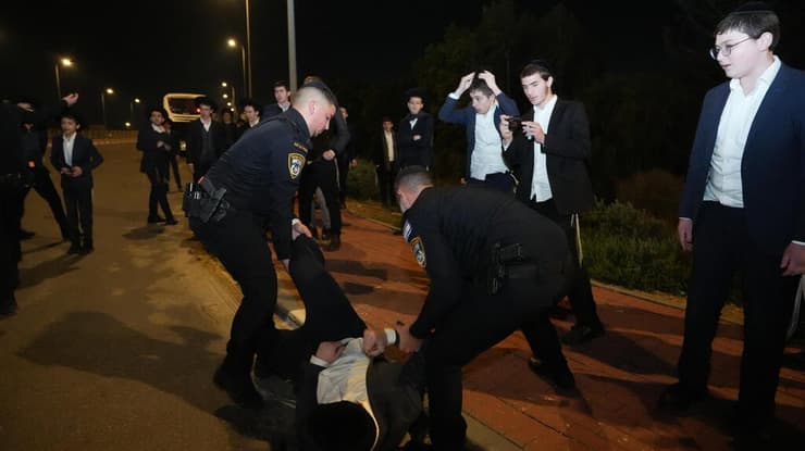 צילום: תומר שונם הלוי הפגנת חרדים בצומת אשקלון