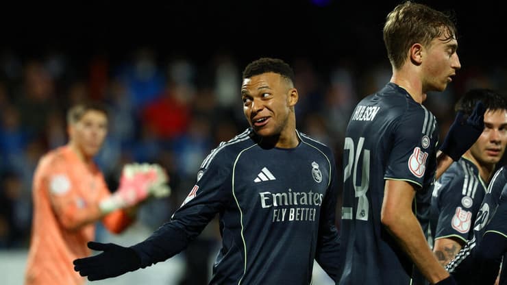 צמד ובישול. אמבאפה (צילום: REUTERS/Susana Vera) אמבאפה