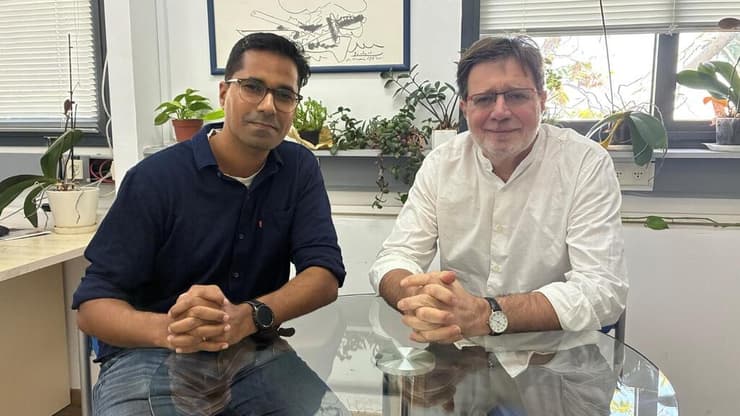 פרופ' מיכאל גליקמן וד"ר אג'אי ואג 