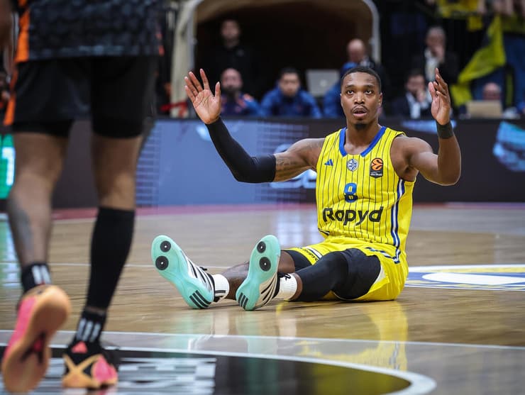 מכבי ת"א לוני ווקר ולנסיה בארנה בירושלים 