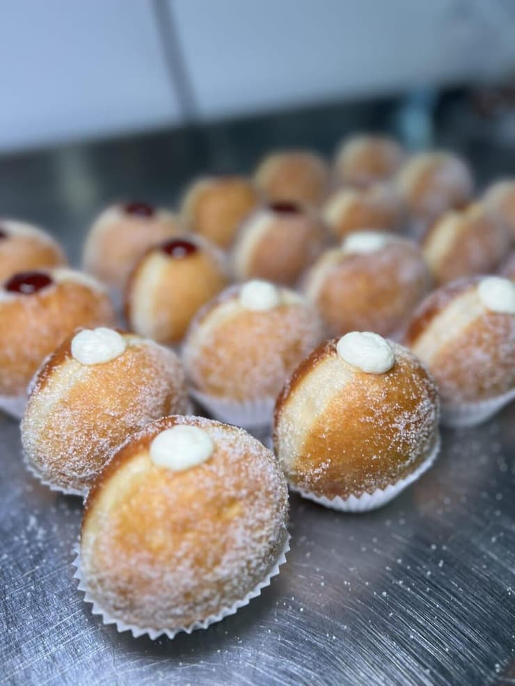 חנוכה בשלושה טעמים, ברד בייקרי