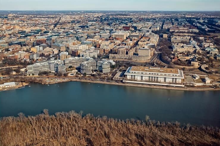 מרכז קנדי בוושינגטון DC. יקדם עכשיו ערכים של אנטי-woke (צילום: shutterstock) ארה"ב מרכז קנדי לאומנויות הבמה שינוי שם דונלד טראמפ