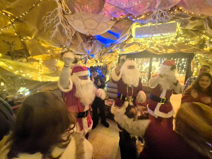 חוגגים עם סנטה