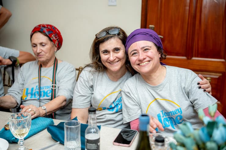 מסע החוסן של האמהות השכולות באוגנדה