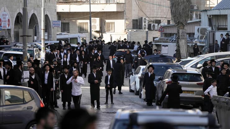 צילום: AP Photo/ Mahmoud Illean עימותים בין חרדים לשוטרים בירושלים