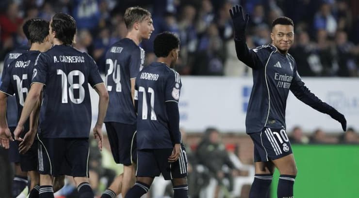 קיליאן אמבפה מרוצה (IMAGO) קיליאן אמבפה מרוצה